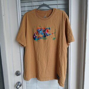 Nike Worldwide Graphic Tee – Size XXL